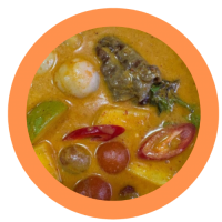 45. Kaeng phet nua yhaang (met rijst)
